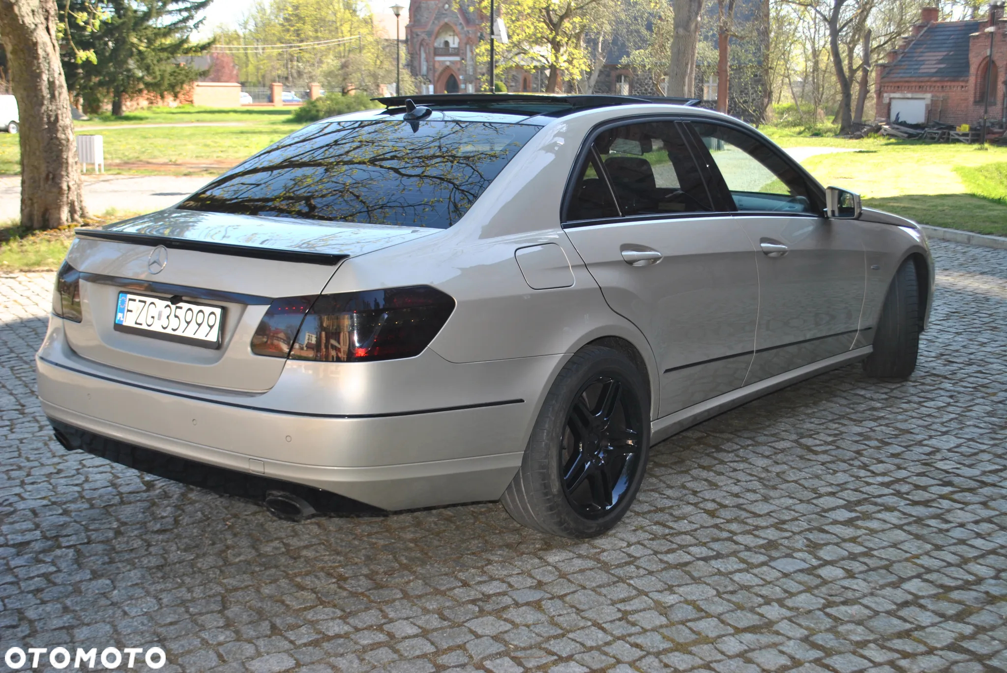 Mercedes-Benz Klasa E 350 T CDI DPF 4Matic BlueEFFICIENCY 7G-TRONIC - 6