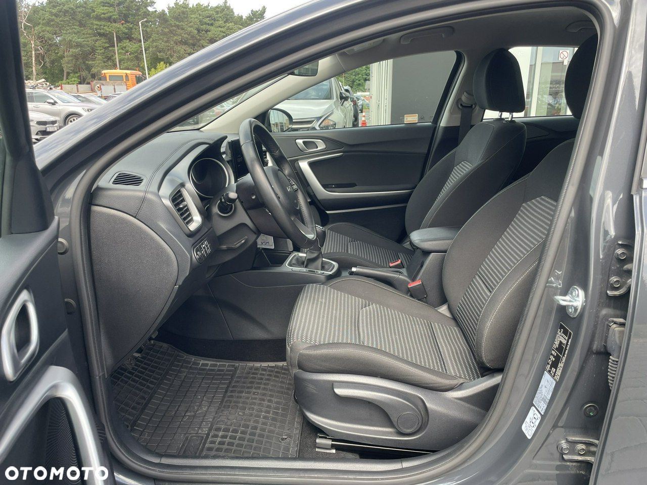 Kia Ceed - 9