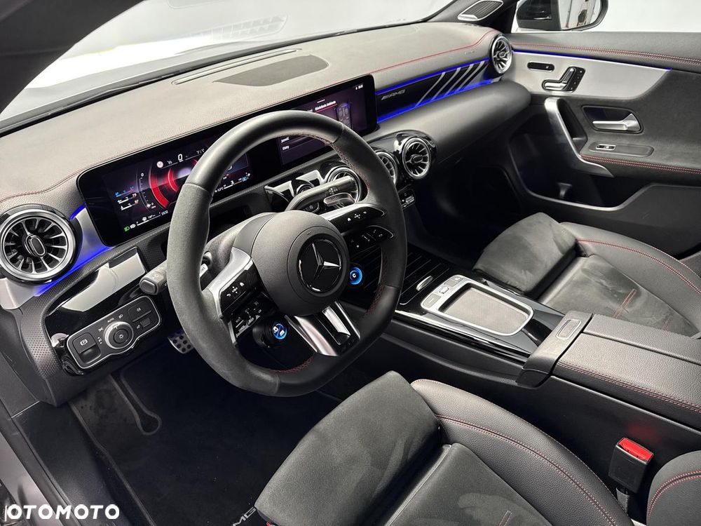 Mercedes-Benz CLA AMG 45 S 4-Matic+ 8G-DCT - 13