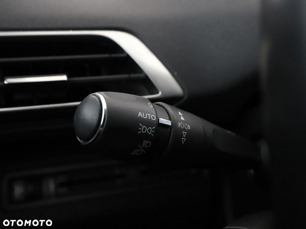 Peugeot 3008 1.2 PureTech Allure - 34