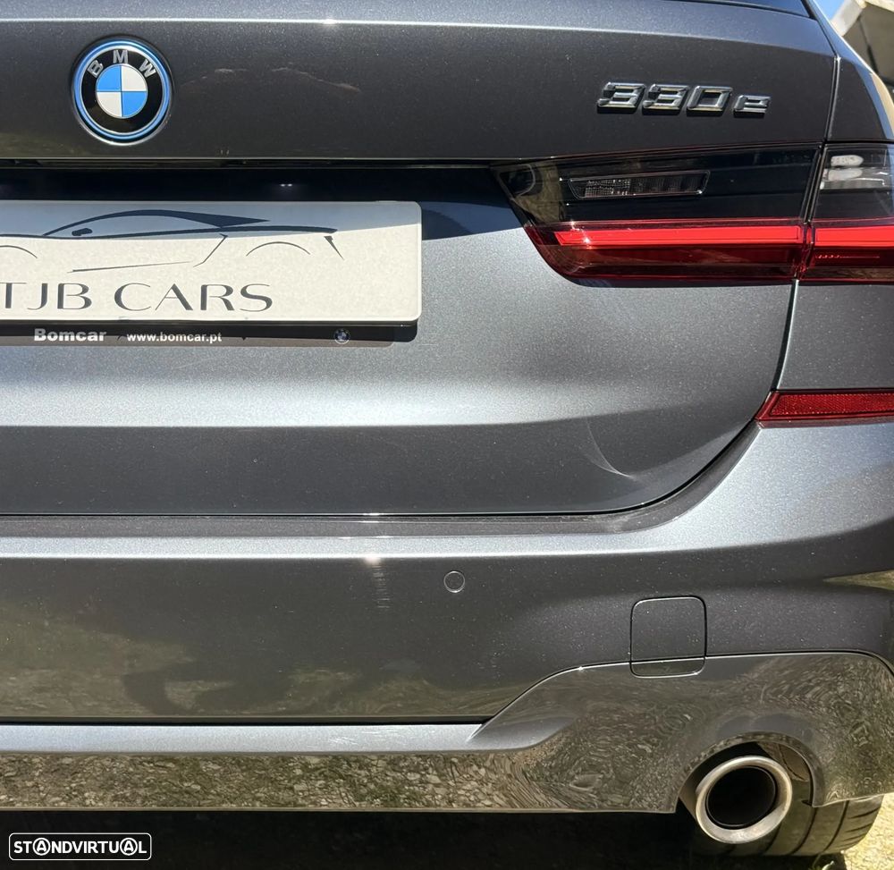 BMW 330 e Pack Desportivo M Auto - 11