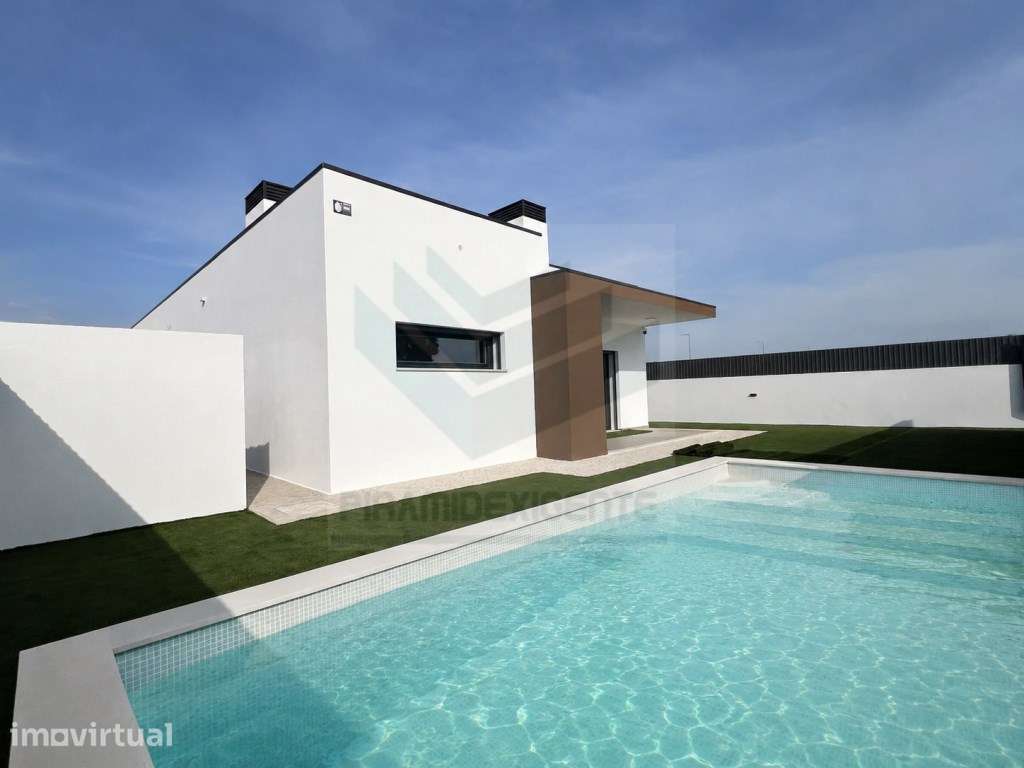 Moradia Isolada, Nova, 3 Suítes, Piscina, Garagem, AZEITÃO! - Grande imagem: 3/26