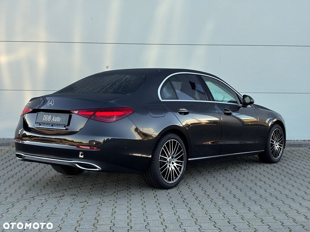 Mercedes-Benz C-Class 2026 photo 3
