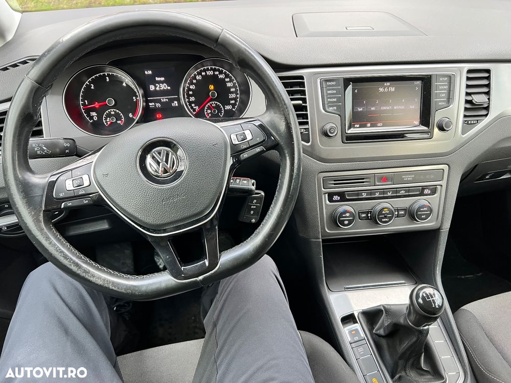 Volkswagen Golf 1.6 TDI (BlueMotion Technology) Trendline - 11