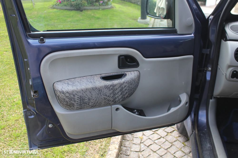 Renault Kangoo 4x4 1.9 dCi Expression - 8