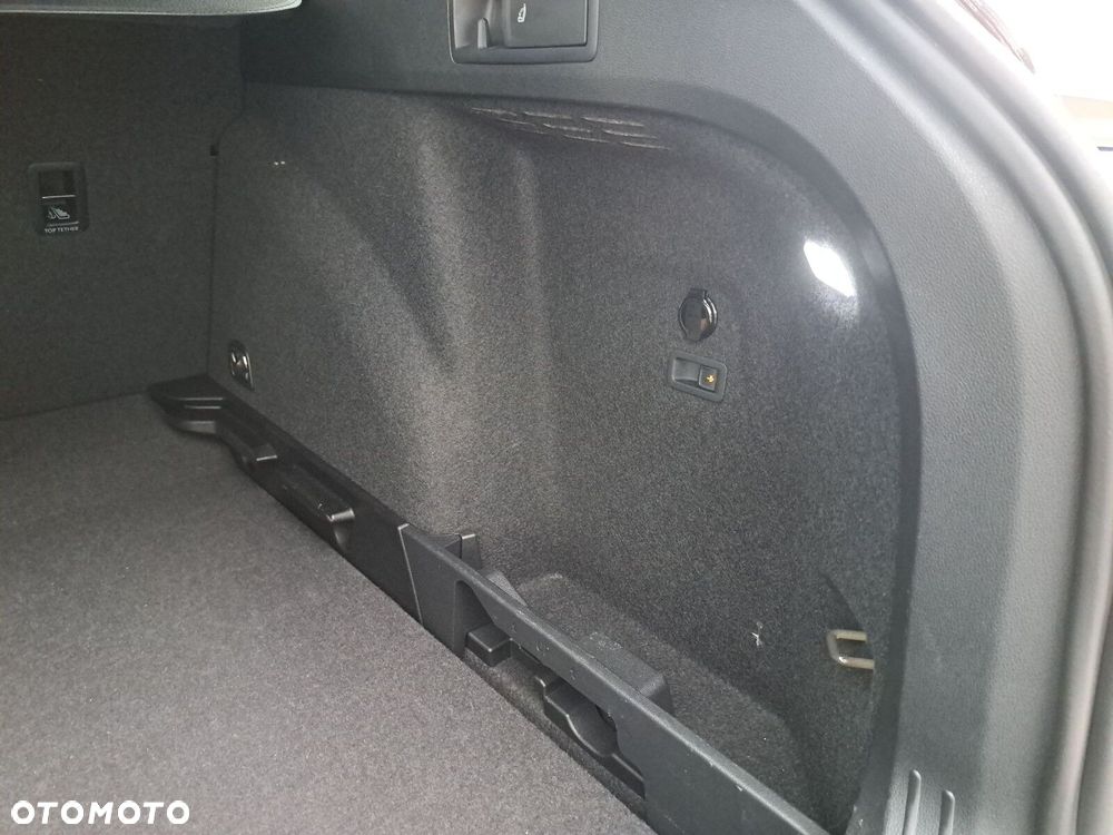 Volkswagen Golf Variant - 14
