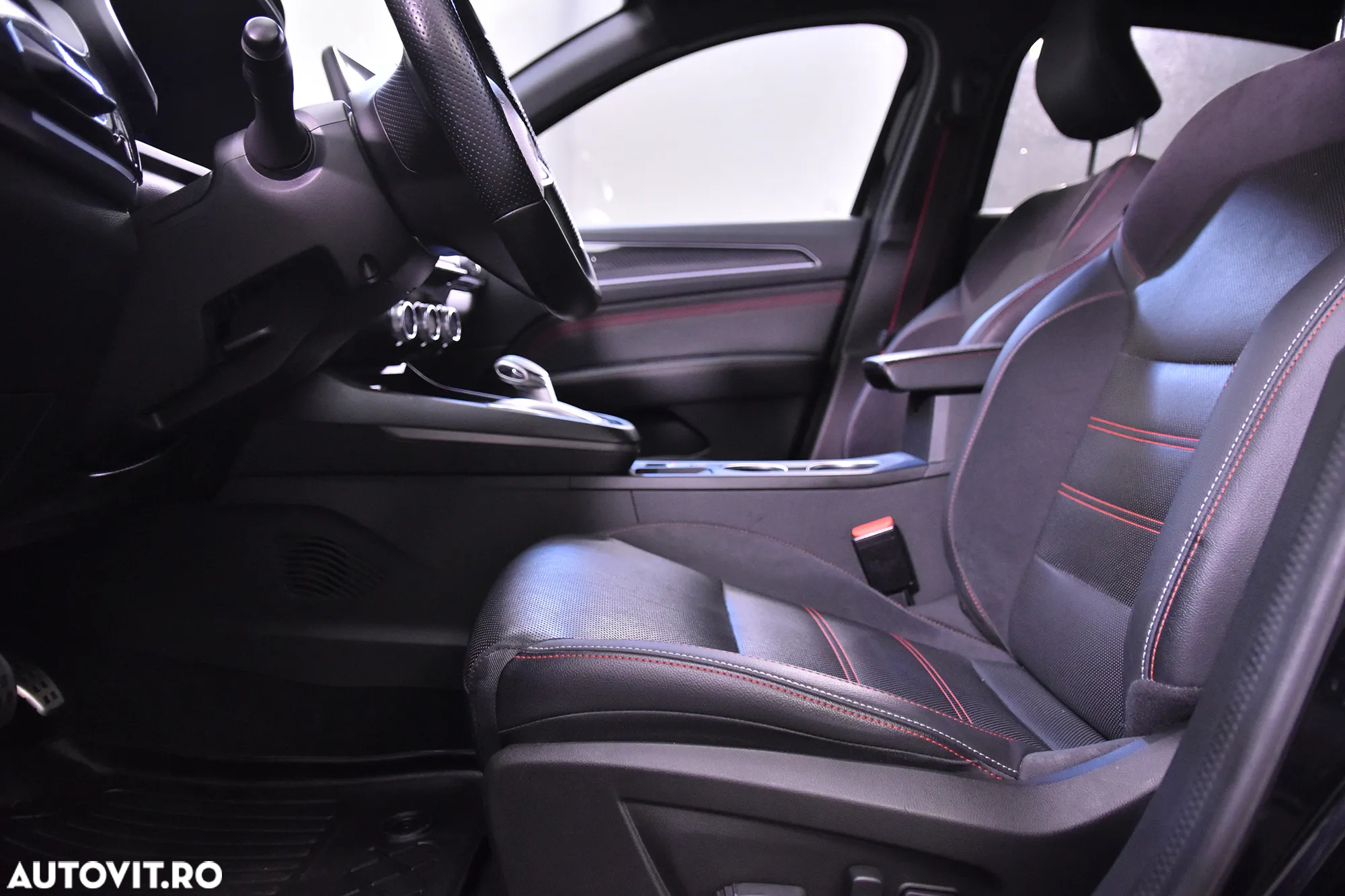 Renault Arkana E-TECH Hybrid RS Line - 21