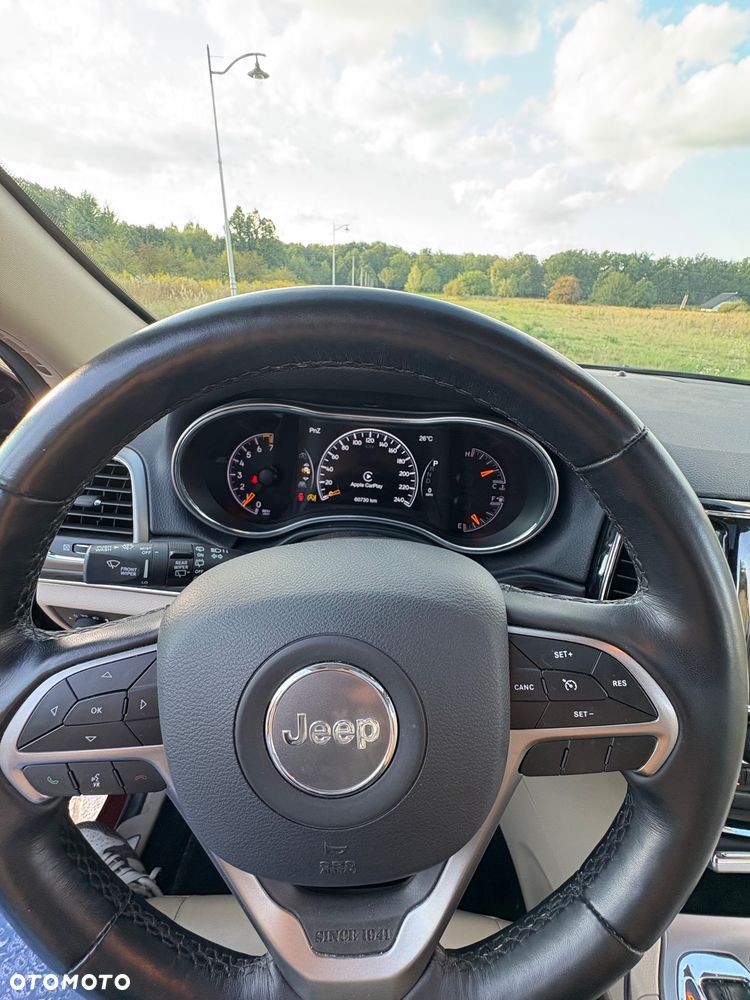 Jeep Grand Cherokee - 15