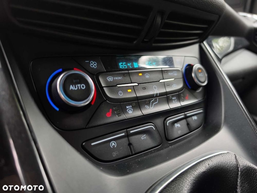 Ford Kuga - 33