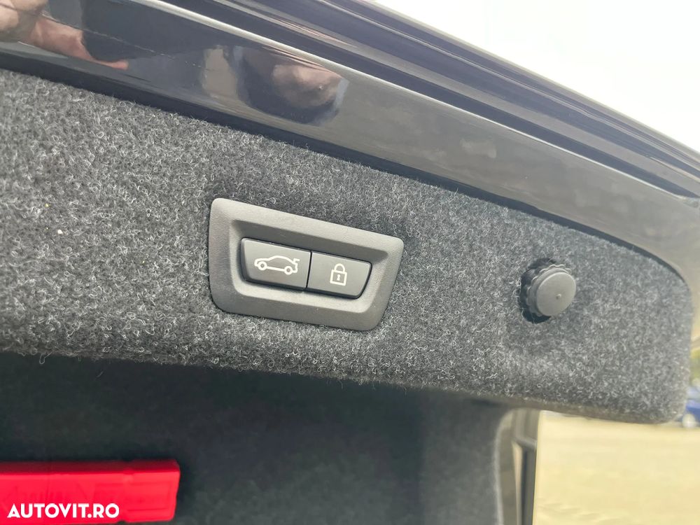 BMW Seria 5 530e Aut. - 29