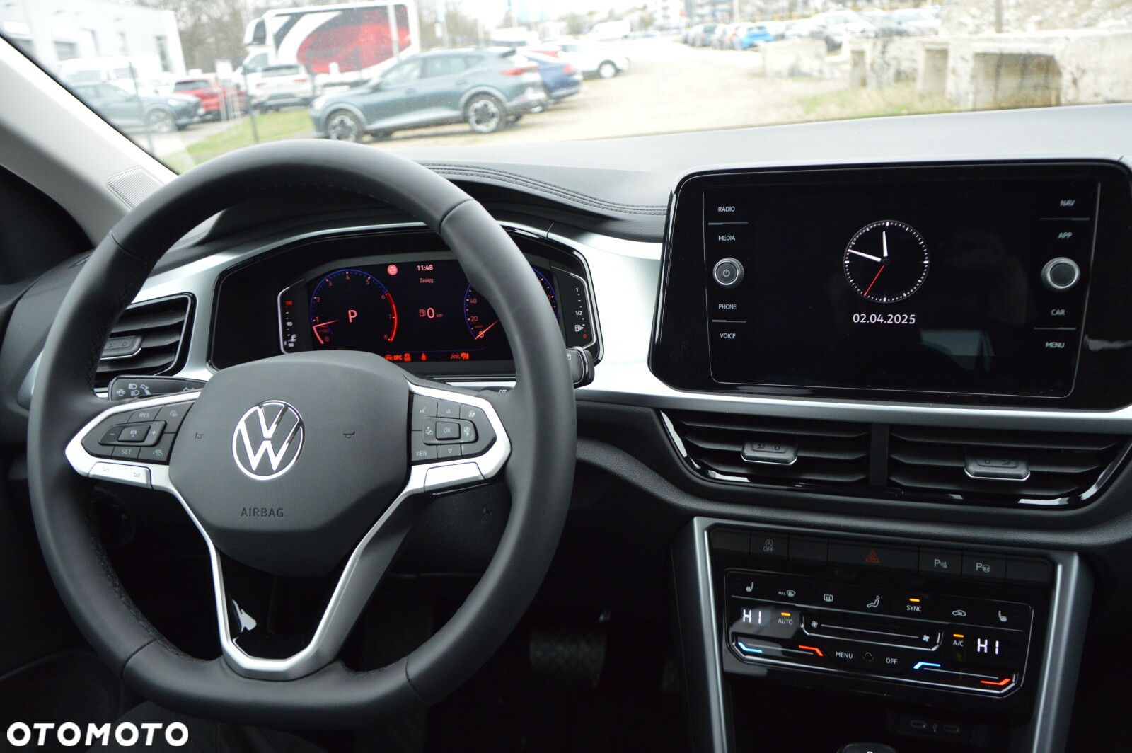 Volkswagen T-Roc - 11
