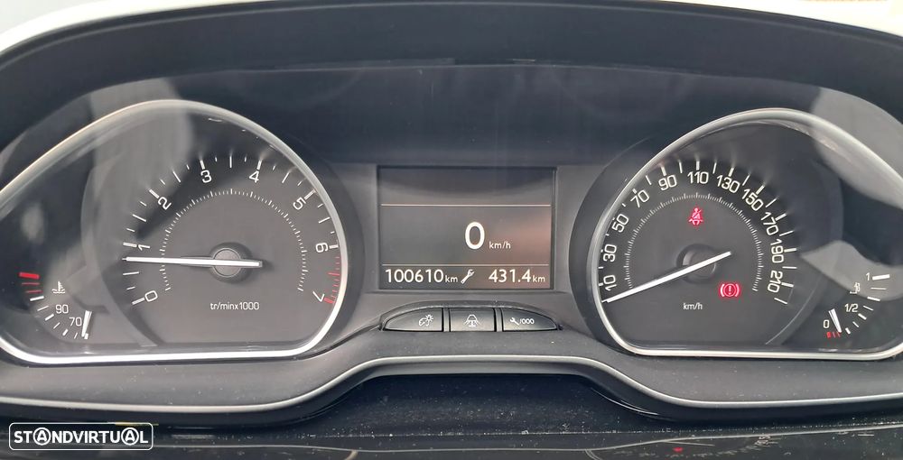 Peugeot 208 1.2 VTi Allure - 5