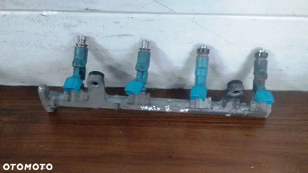Listwa wtryskowa Toyota Yaris II 1.3 VVTi benzyna - 1