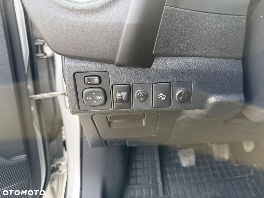 Toyota Corolla 1.6 Classic Plus - 18