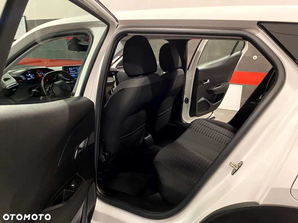 Peugeot 2008 1.5 BlueHDi Allure S&S - 22