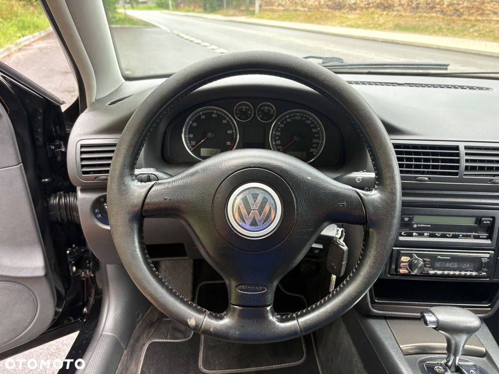 Volkswagen Passat - 35