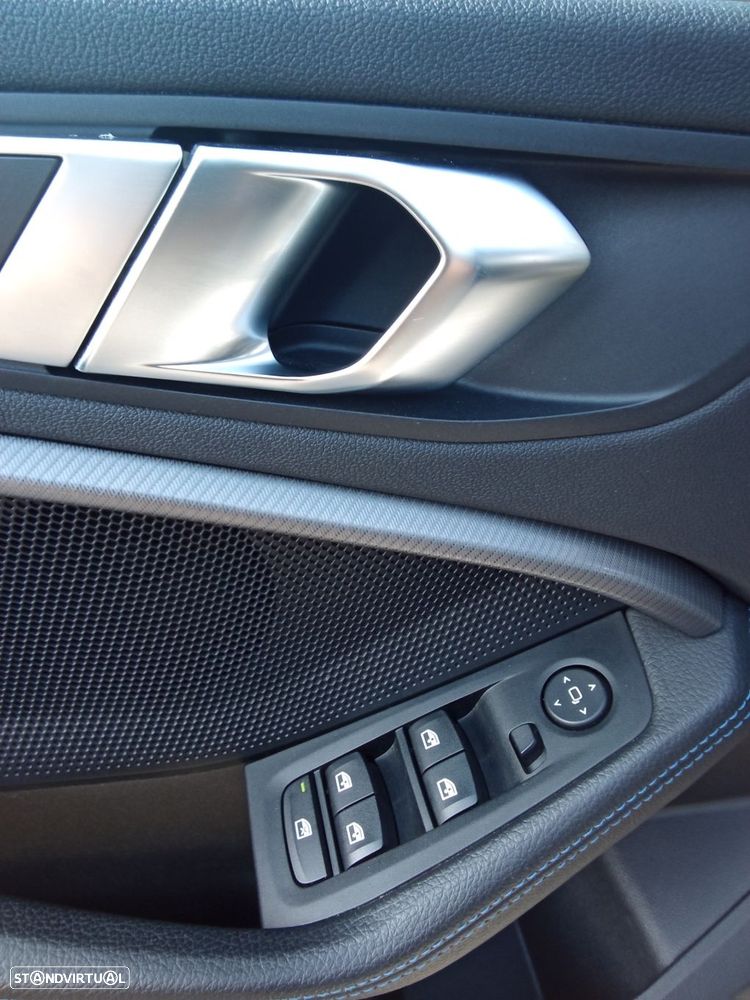 BMW 116 d Pack Desportivo M — fotografia 20