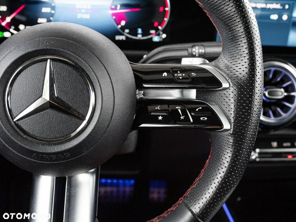 Mercedes-Benz GLB 200 d 4-Matic 8G-DCT - 15