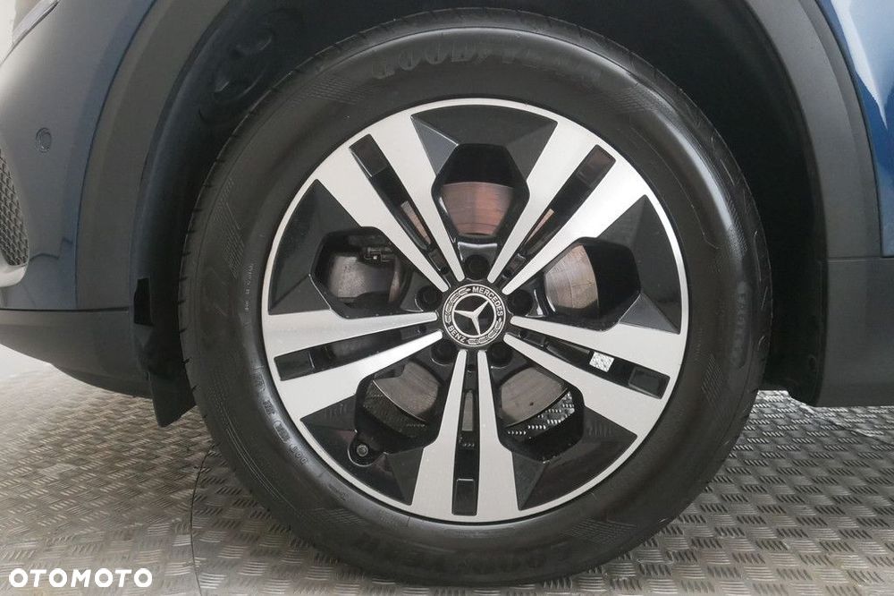 Mercedes-Benz GLB - 14