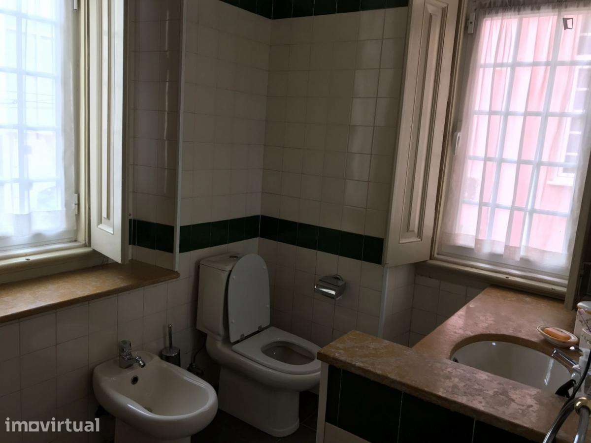 Quarto - localizado em Alameda Lisbon - Grande imagem: 2/12