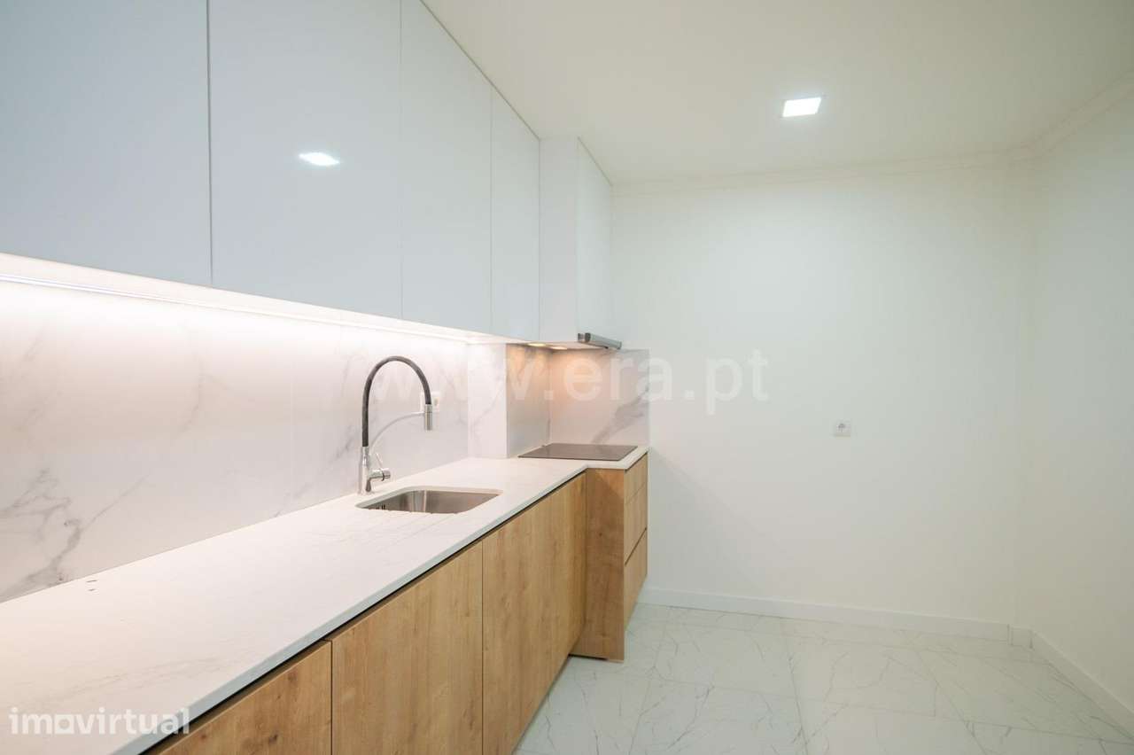 Apartamento T2 em fase de remodelação | Pontinha - Grande imagem: 3/18