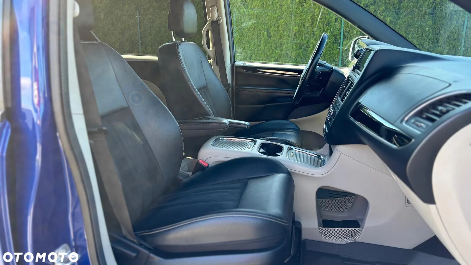 Dodge Grand Caravan - 29