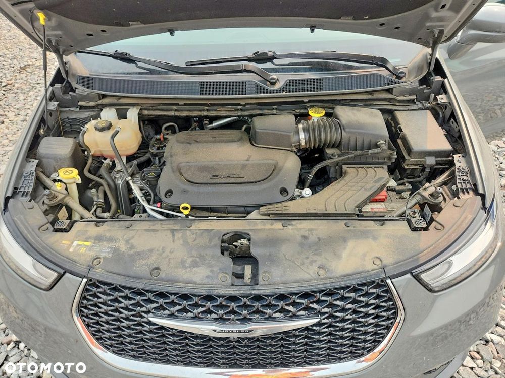 Chrysler Pacifica - 11