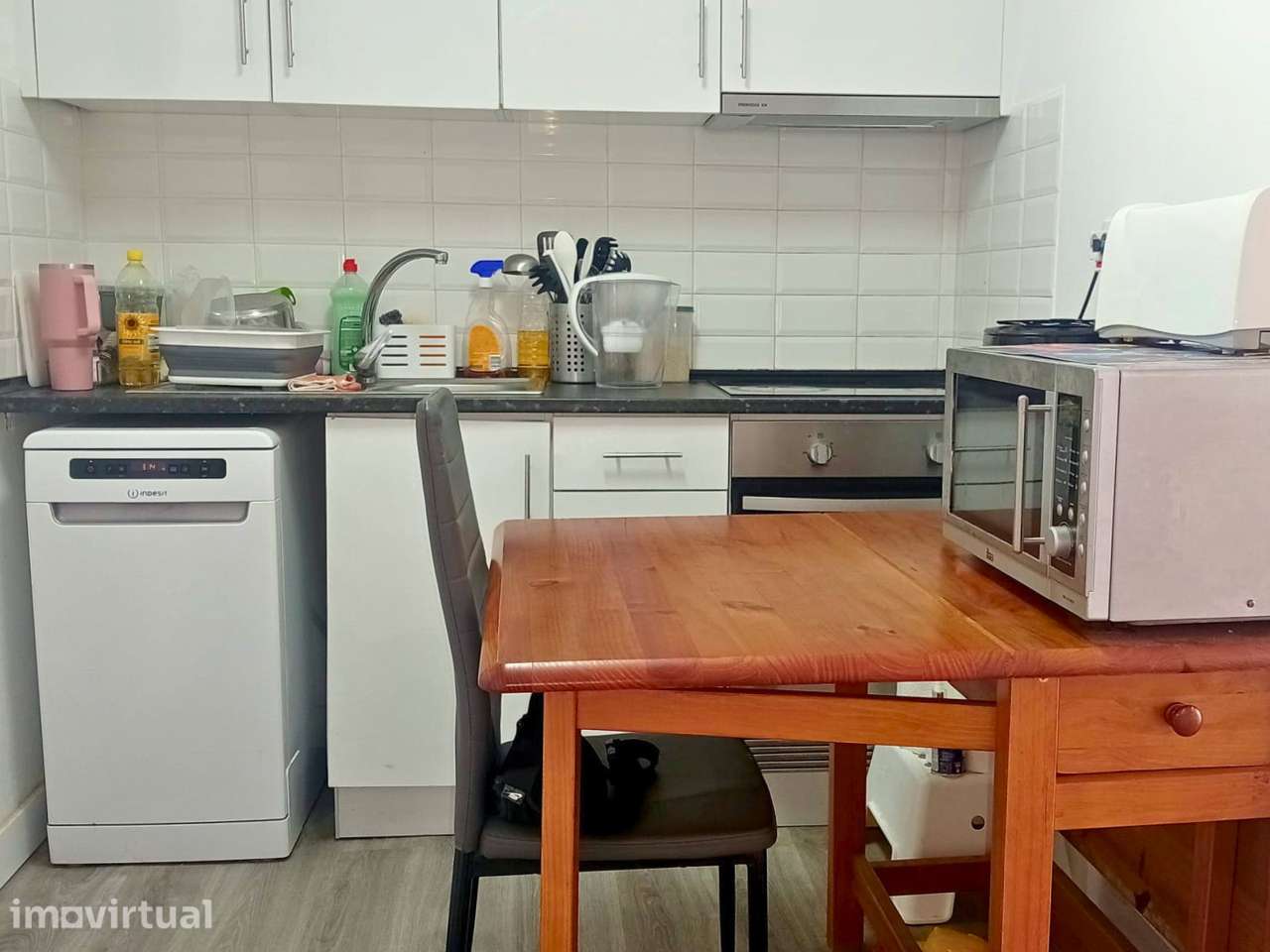 Apartamento T2 convertido em T1 com Terraço - Grande imagem: 2/9