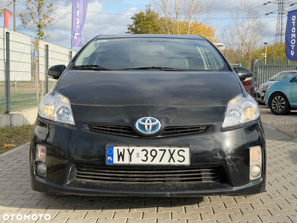 Toyota Prius (Hybrid) Executive - 11