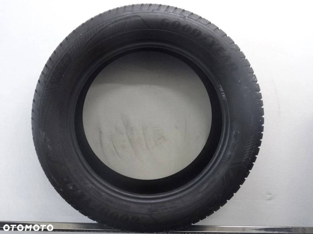 całoroczne 235/55R17 GOODYEAR VECTOR 4SEASONS G3 , 7,2mm B5427 - 3