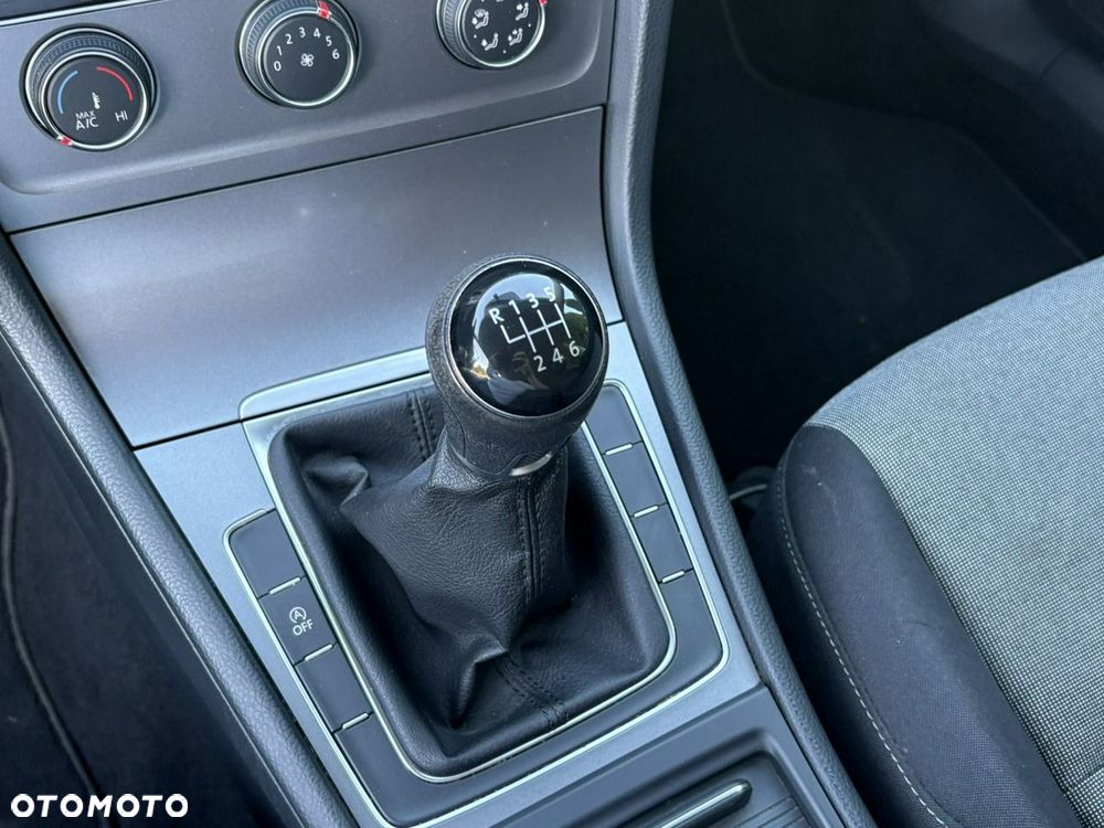 Volkswagen Golf - 21