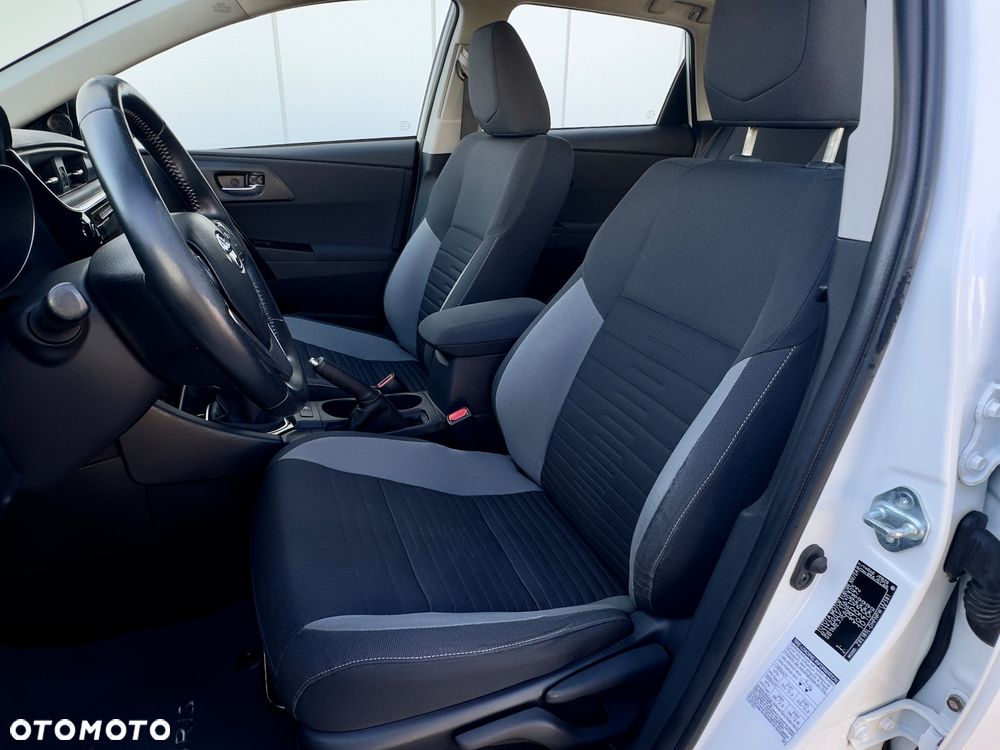 Toyota Auris 1.6 Premium - 11