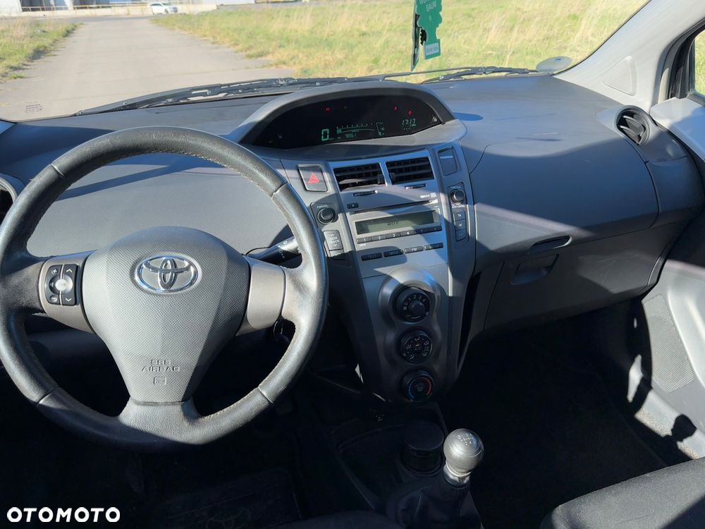 Toyota Yaris 1.33 VVT-i Sol - 7