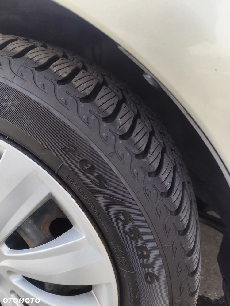 Toyota Avensis 1.8 VVT-i Luna - 19