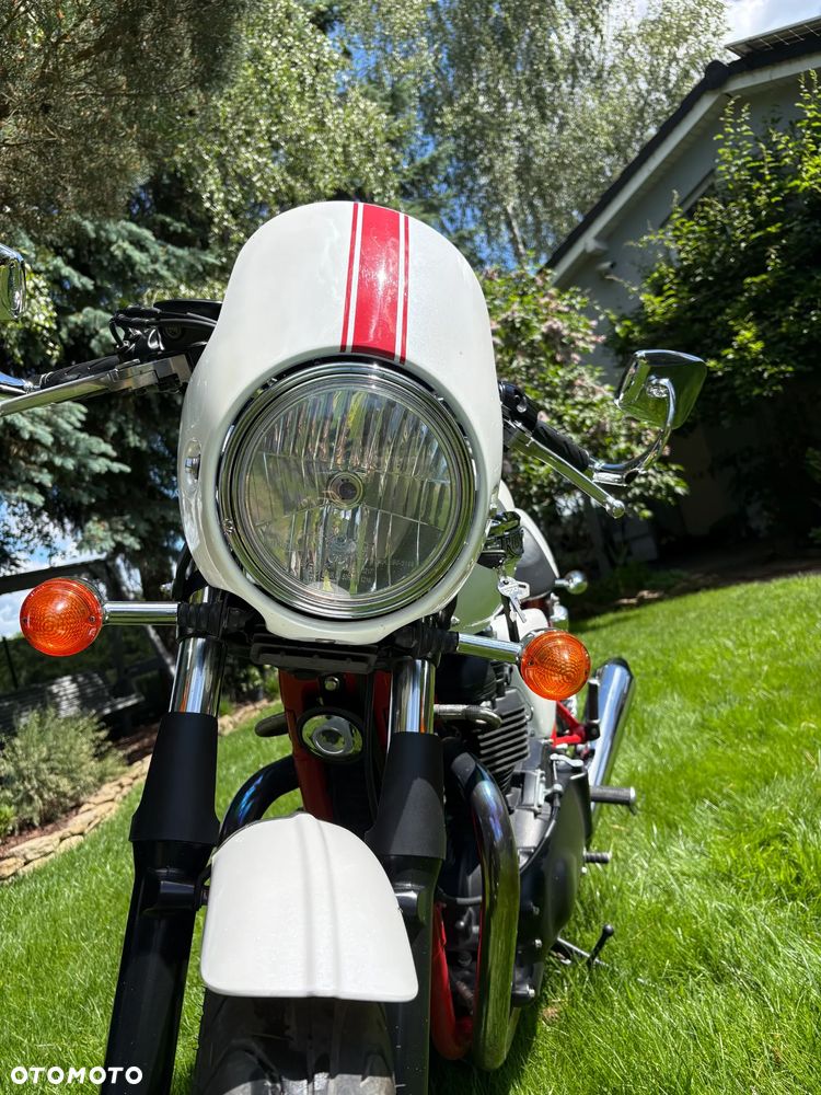 Triumph Thruxton - 7