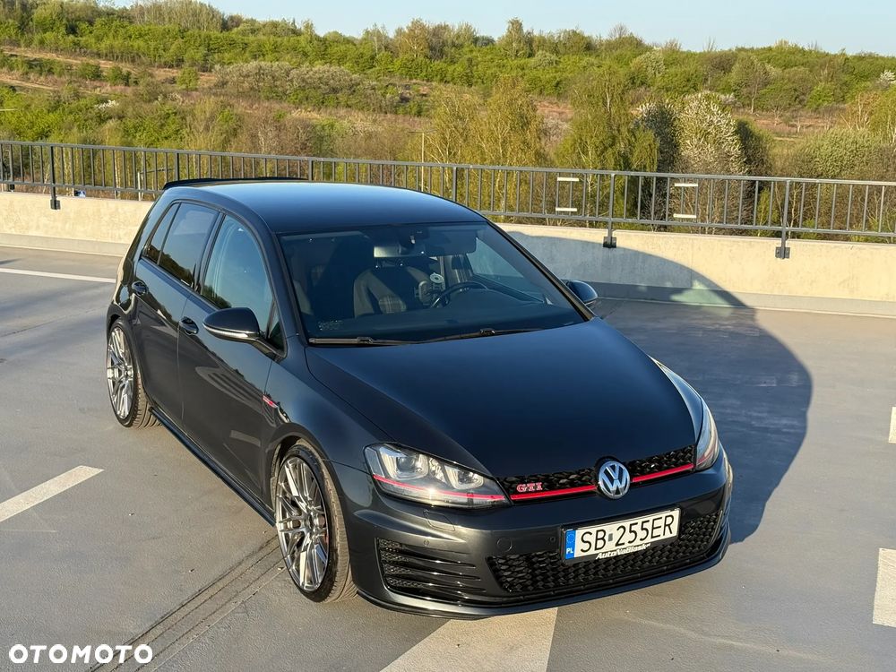 Volkswagen Golf - 27