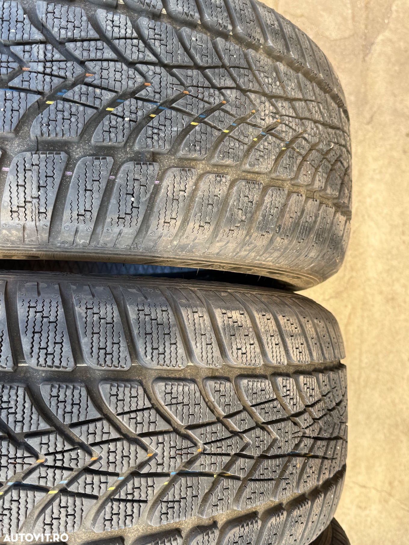 Vând 4 anvelope 225/55/17 Dunlop de iarnă ca noi - 2