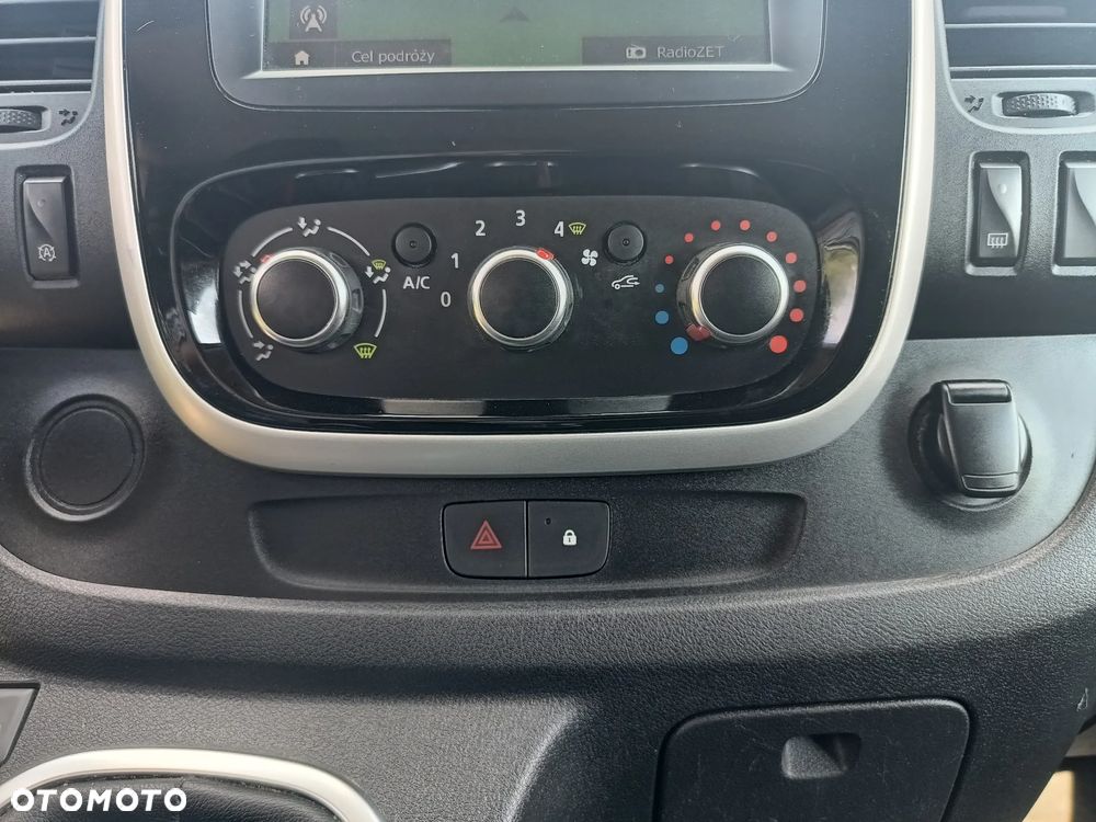 Renault Trafic L2H1 2.0 diesel 145kM 2019rok WEBASTO, CZUJNIKI PARKOWANIA, HAK, NIEWIELKI PRZEBIEG stan BDB, BEZWPADKOWY! - 36