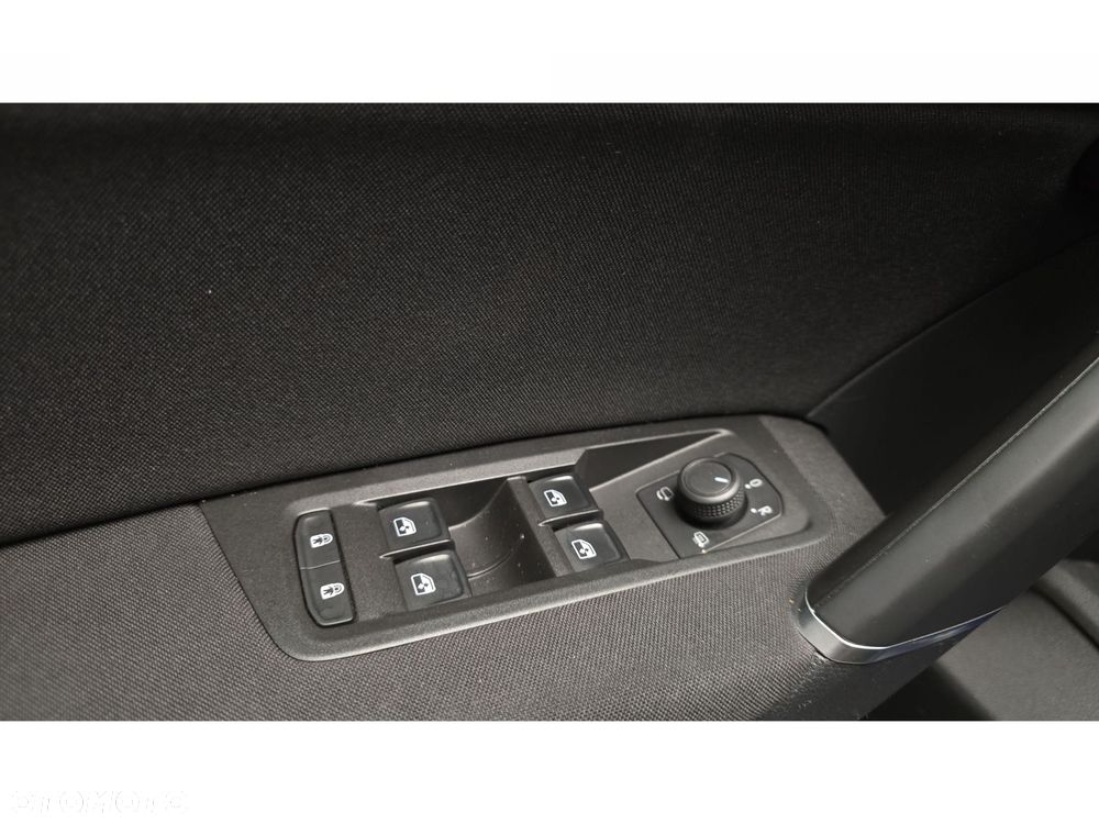 Volkswagen Touran - 28