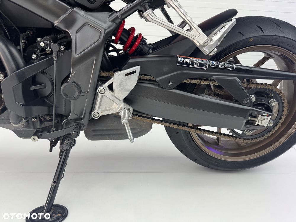 Honda CB - 32