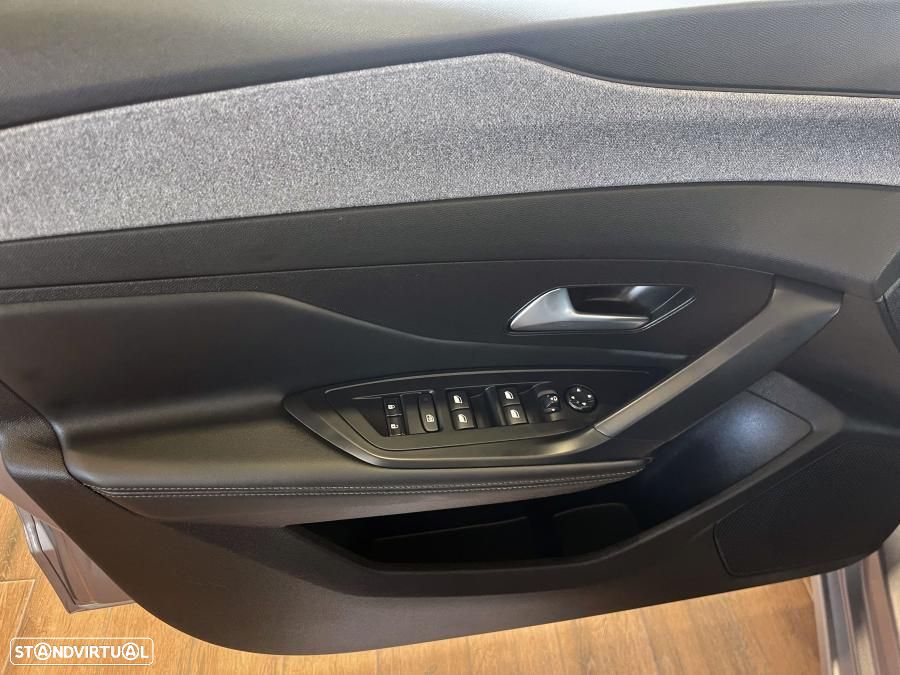 Peugeot 308 SW 1.2 PureTech Allure EAT8 - 25