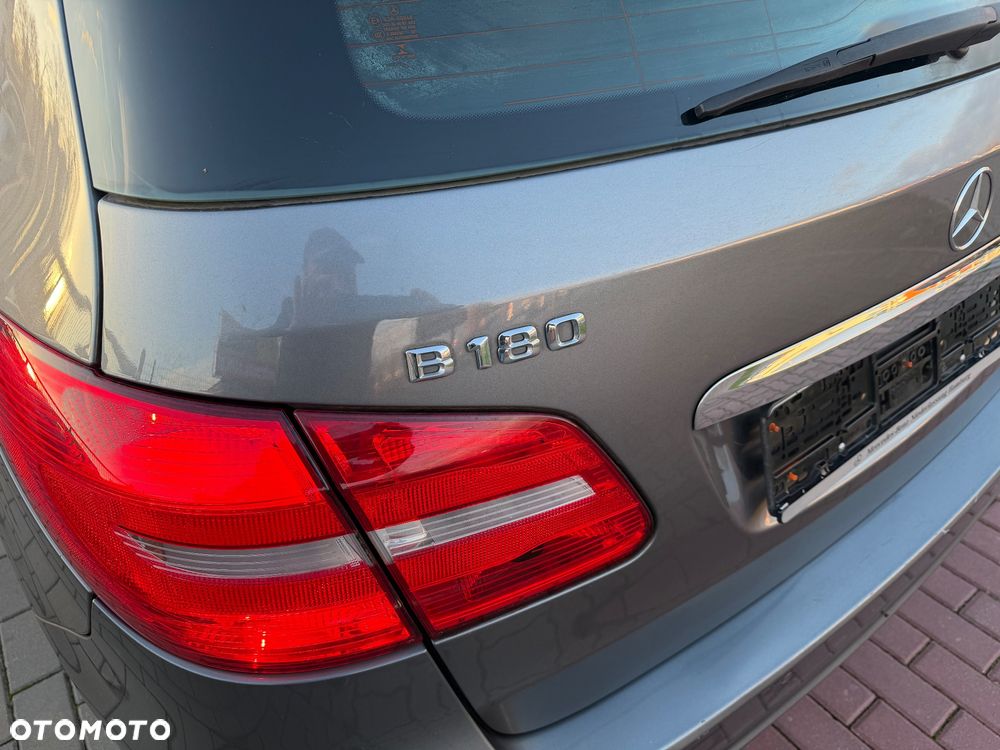 Mercedes-Benz Klasa B 180 BlueEFFICIENCY Edition - 16
