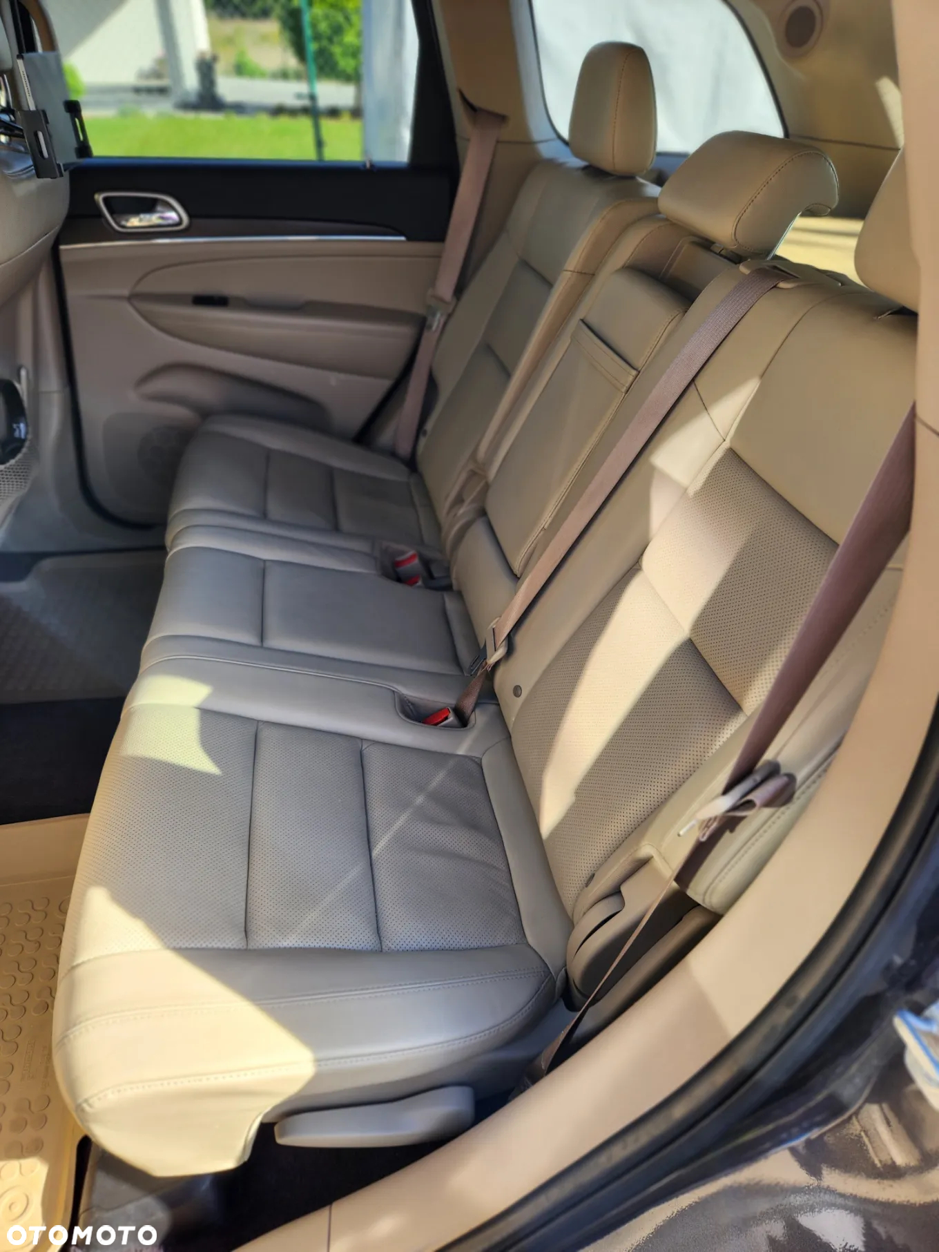 Jeep Grand Cherokee - 13
