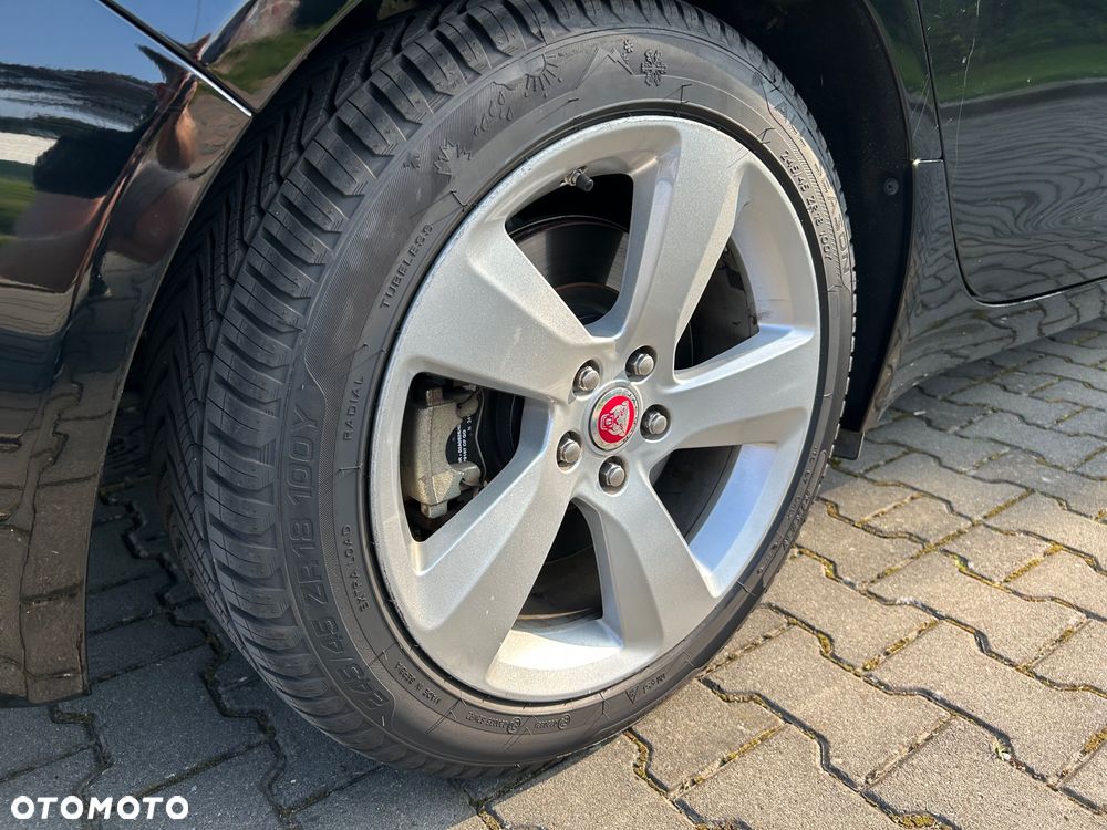 Jaguar XF 25t Prestige - 28