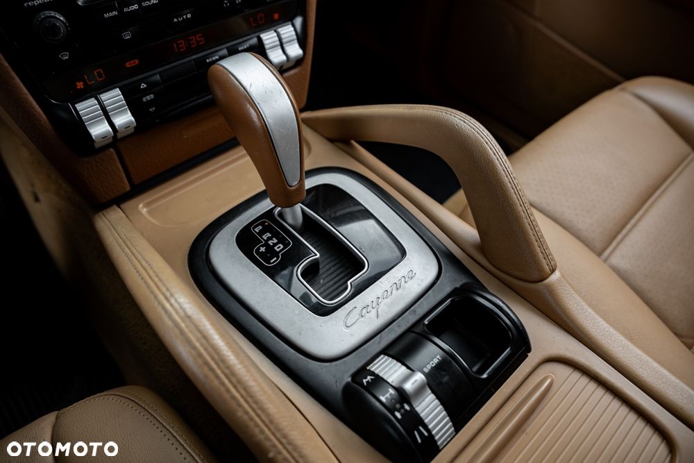 Porsche Cayenne - 35