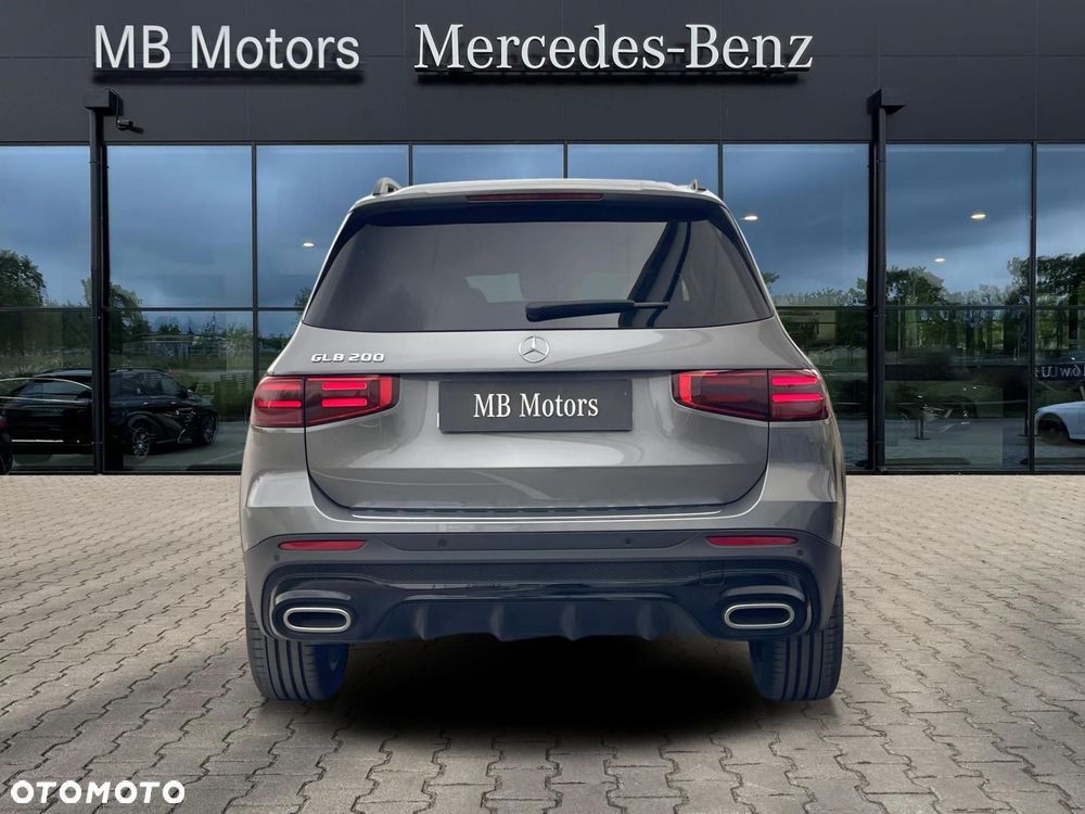 Mercedes-Benz GLB - 10