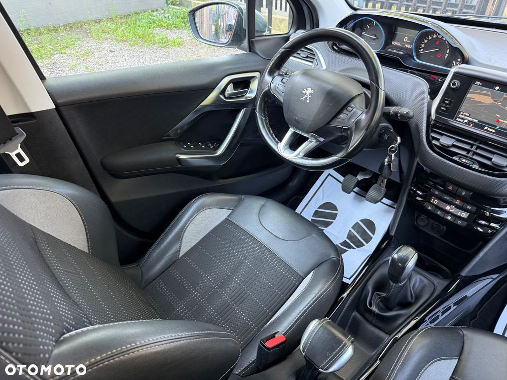 Peugeot 2008 1.2 Pure Tech GPF Crossway S&S - 33