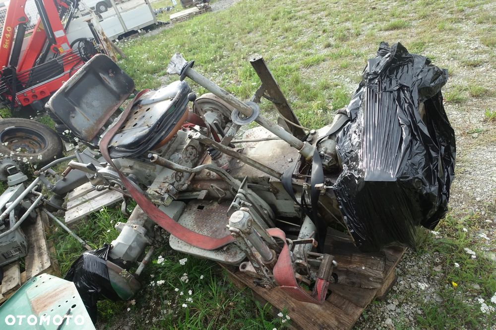 SKRZYNIA BIEGÓW TRAKTOR CIĄGNIK DEUTZ D 4006 - 1