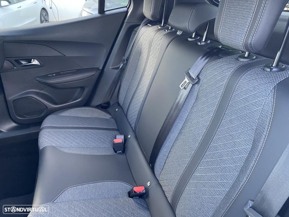 Peugeot e-2008 54 kWh Allure - 23