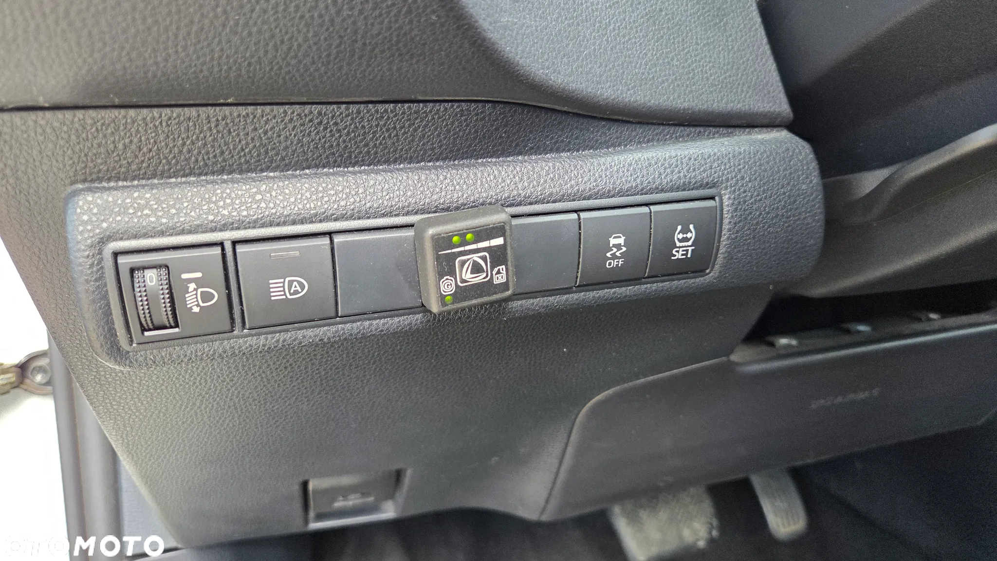 Toyota Corolla 1.8 Hybrid Comfort - 19